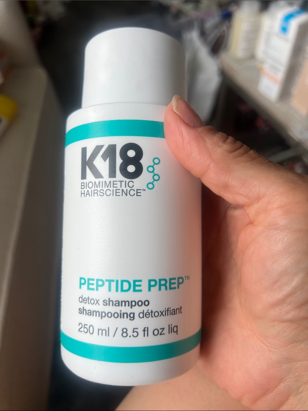 K18 Peptide Prep Detox Shampoo — White and Teal